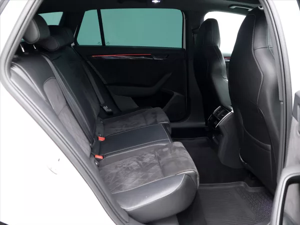 Škoda Superb 2,0 TDI DSG 4x4 Sportline - foto 14