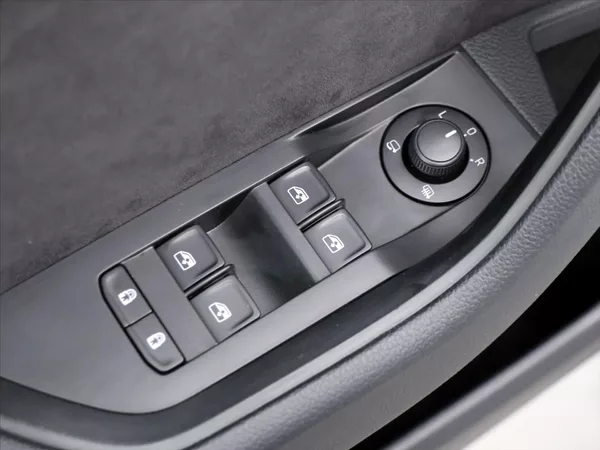 Škoda Superb 2,0 TDI DSG 4x4 Sportline - foto 16