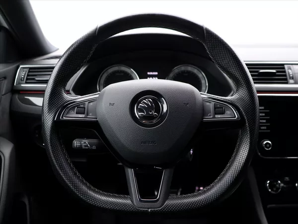 Škoda Superb 2,0 TDI DSG 4x4 Sportline - foto 20