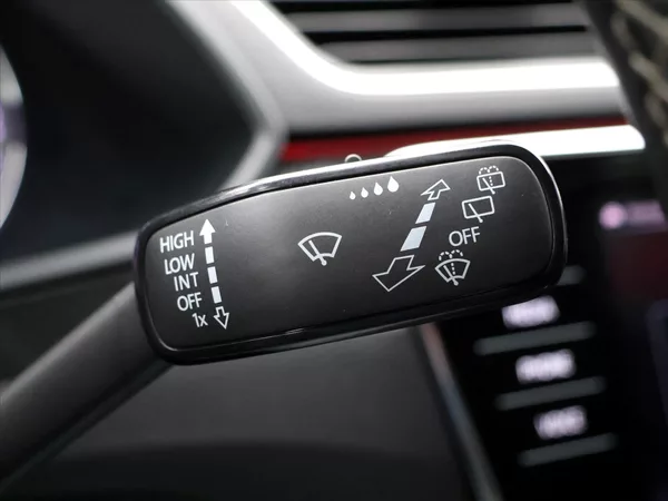 Škoda Superb 2,0 TDI DSG 4x4 Sportline - foto 22