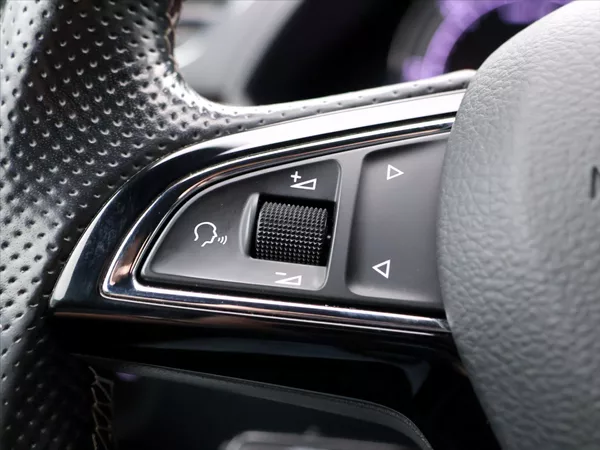 Škoda Superb 2,0 TDI DSG 4x4 Sportline - foto 23