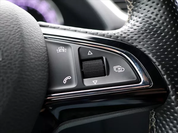 Škoda Superb 2,0 TDI DSG 4x4 Sportline - foto 24