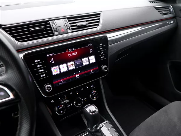 Škoda Superb 2,0 TDI DSG 4x4 Sportline - foto 25
