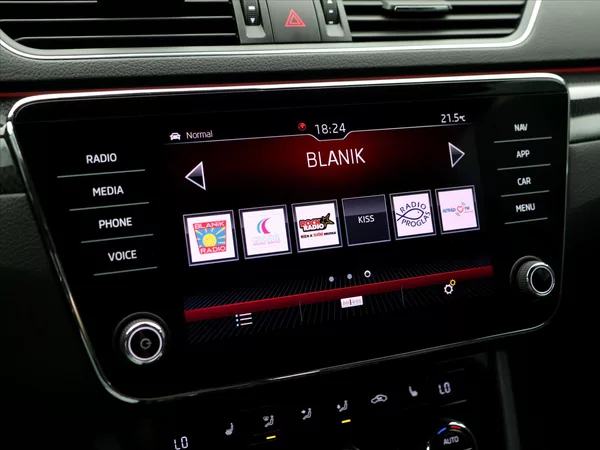 Škoda Superb 2,0 TDI DSG 4x4 Sportline - foto 26