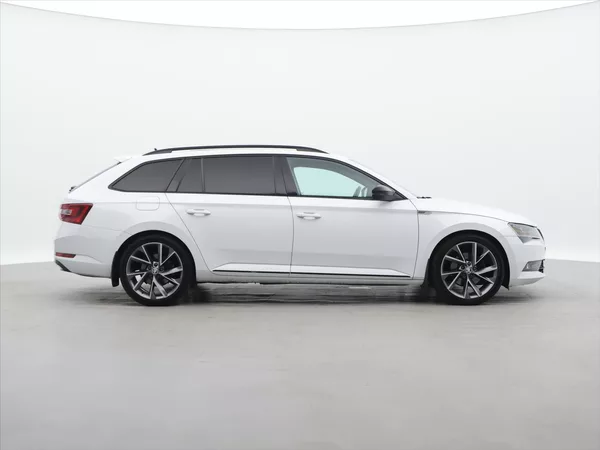 Škoda Superb 2,0 TDI DSG 4x4 Sportline - foto 8
