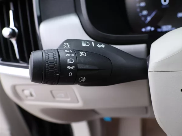 Volvo V90 2,0 D4 140kW Drive-E Momentum - foto 20