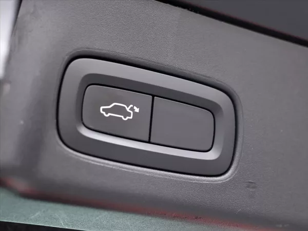 Volvo V90 2.0 D3 110kW Momentum LED - foto 11