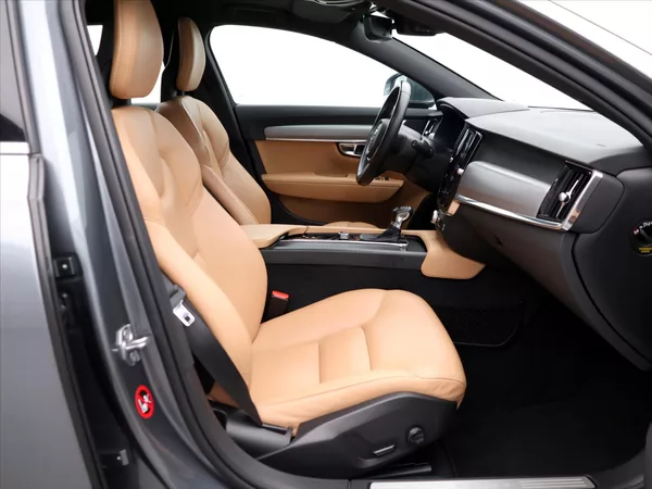Volvo V90 2.0 D3 110kW Momentum LED - foto 13