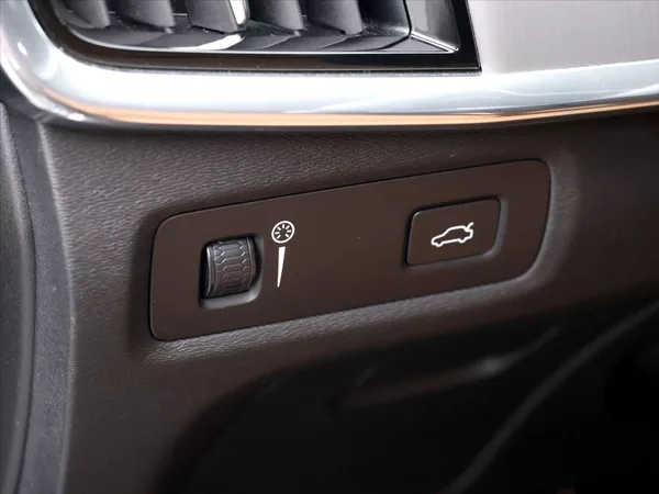 Volvo V90 2.0 D3 110kW Momentum LED - foto 17