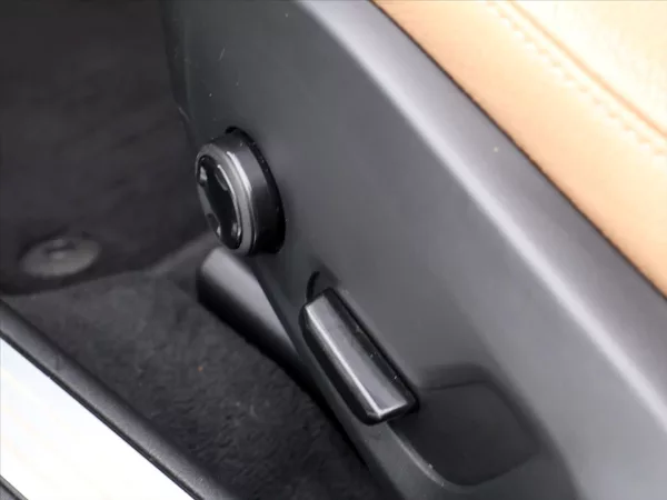 Volvo V90 2.0 D3 110kW Momentum LED - foto 18