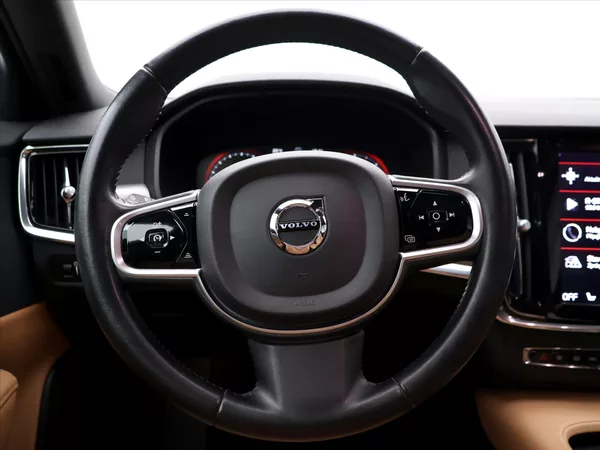 Volvo V90 2.0 D3 110kW Momentum LED - foto 20