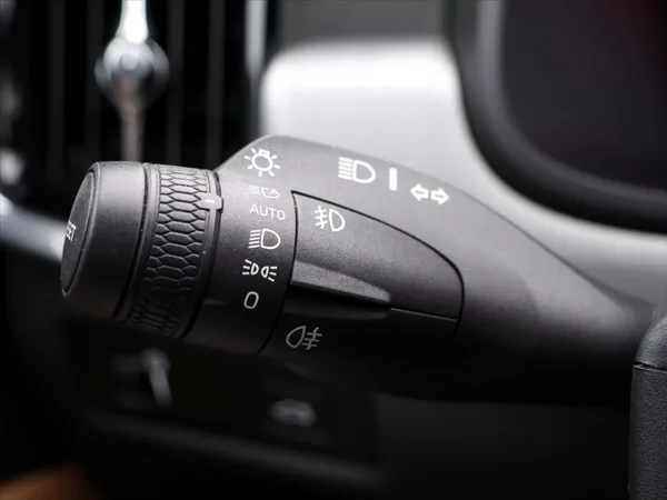 Volvo V90 2.0 D3 110kW Momentum LED - foto 21