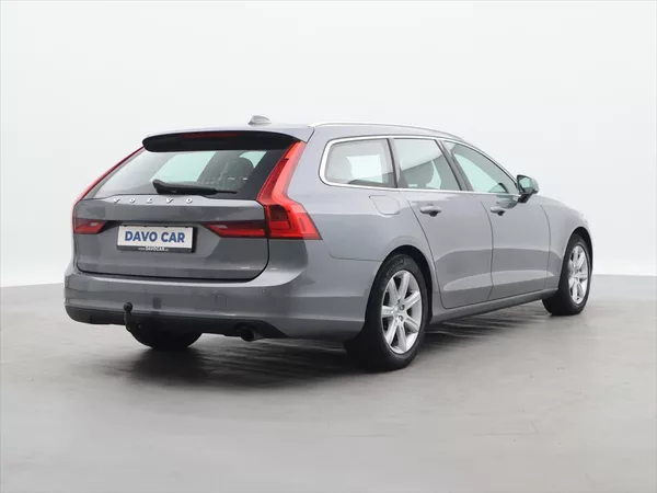 Volvo V90 2.0 D3 110kW Momentum LED - foto 7