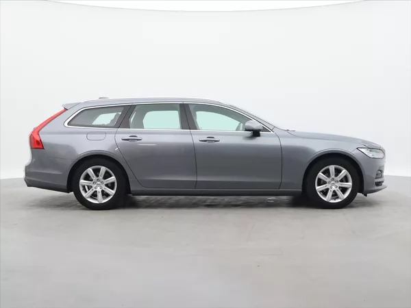 Volvo V90 2.0 D3 110kW Momentum LED - foto 8