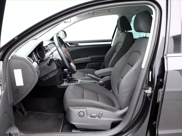 Škoda Superb 2,0 TDI 125kW Ambition DSG - foto 10