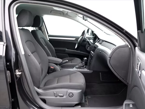 Škoda Superb 2,0 TDI 125kW Ambition DSG - foto 11