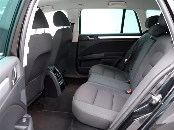 Škoda Superb 2,0 TDI 125kW Ambition DSG - foto 14