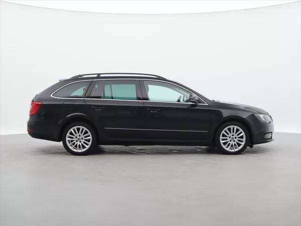 Škoda Superb 2,0 TDI 125kW Ambition DSG - foto 7