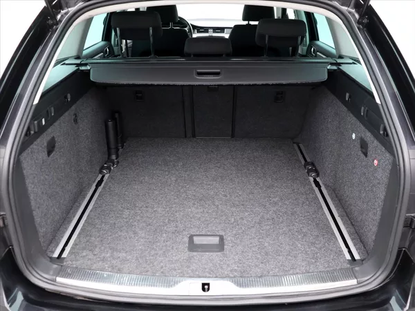 Škoda Superb 2,0 TDI 125kW Ambition DSG - foto 9