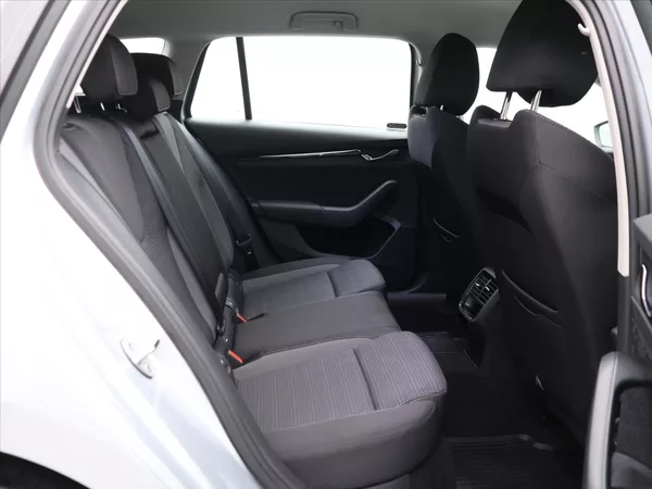 Škoda Octavia 2,0 TDI 110kW 4x4 DSG DPH CZ - foto 13