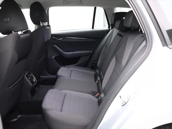 Škoda Octavia 2,0 TDI 110kW 4x4 DSG DPH CZ - foto 14