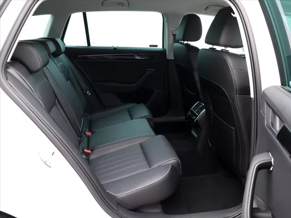 Škoda Superb 2,0 TDI 147kW DSG 4x4 L&K DPH - foto 14