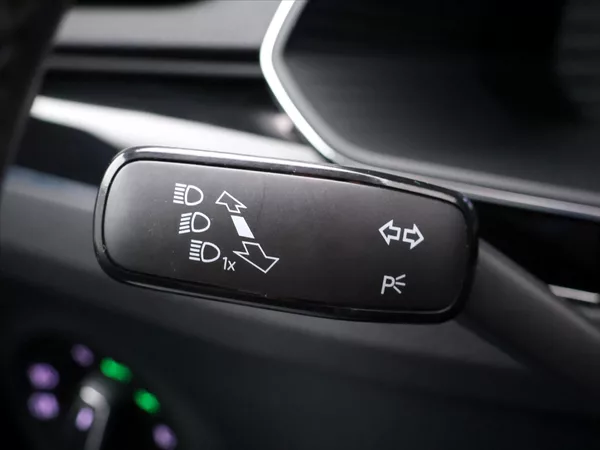 Škoda Superb 2,0 TDI 147kW DSG 4x4 L&K DPH - foto 21