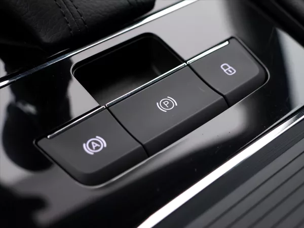 Škoda Superb 2,0 TDI 147kW DSG 4x4 L&K DPH - foto 35