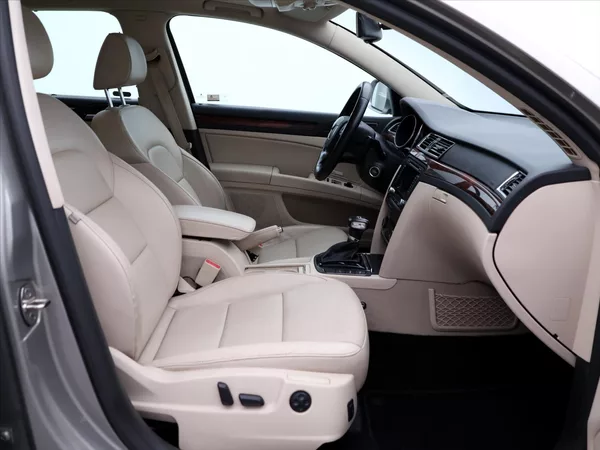 Škoda Superb 2,0 TDI 4x4 DSG Exclusive Kůže - foto 13