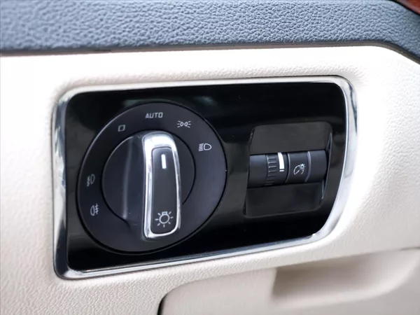 Škoda Superb 2,0 TDI 4x4 DSG Exclusive Kůže - foto 17
