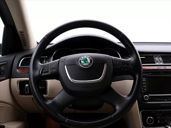 Škoda Superb 2,0 TDI 4x4 DSG Exclusive Kůže - foto 18