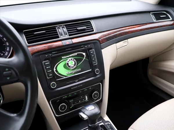 Škoda Superb 2,0 TDI 4x4 DSG Exclusive Kůže - foto 20