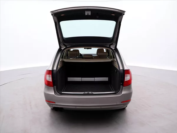 Škoda Superb 2,0 TDI 4x4 DSG Exclusive Kůže - foto 9
