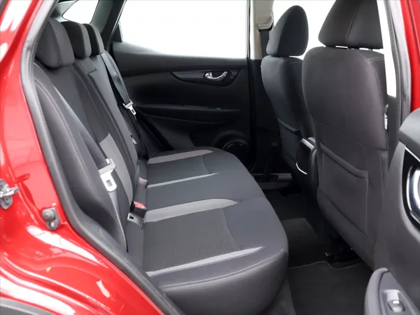 Nissan Qashqai 1,3 DIG-T 116kW DCT Shiro - foto 13