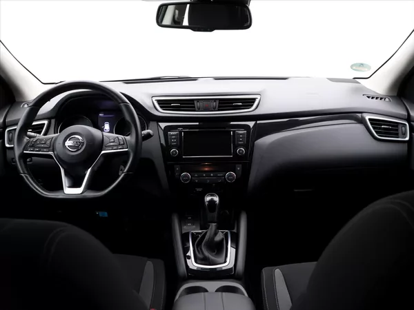 Nissan Qashqai 1,3 DIG-T 116kW DCT Shiro - foto 29