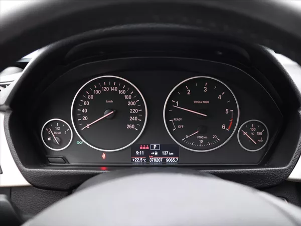 BMW Řada 3 2,0 318da 110kW Advantage - foto 17