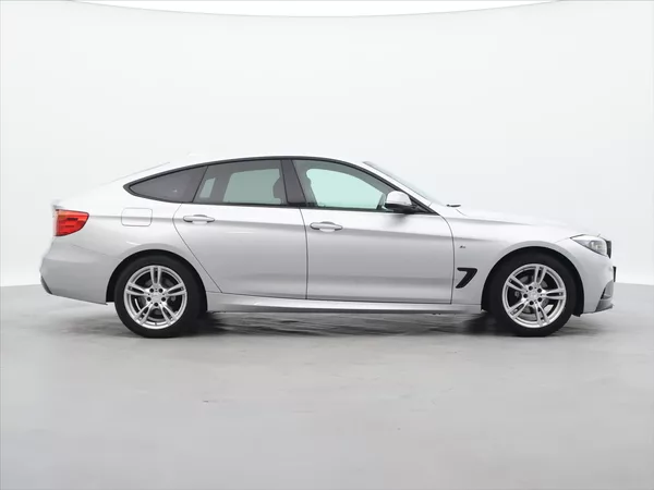 BMW Řada 3 2,0 318d 100kW GT M-Sport - foto 2