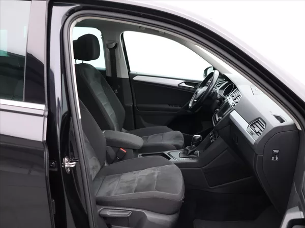 Volkswagen Tiguan 2,0 TDI 110kW DSG Navi Tažné - foto 11