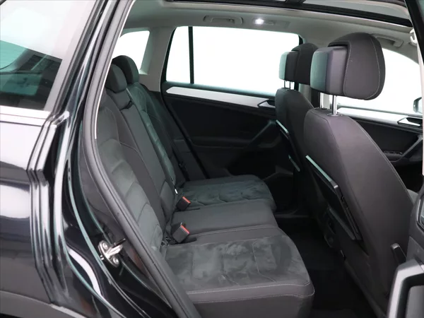 Volkswagen Tiguan 2,0 TDI 110kW DSG Navi Tažné - foto 12