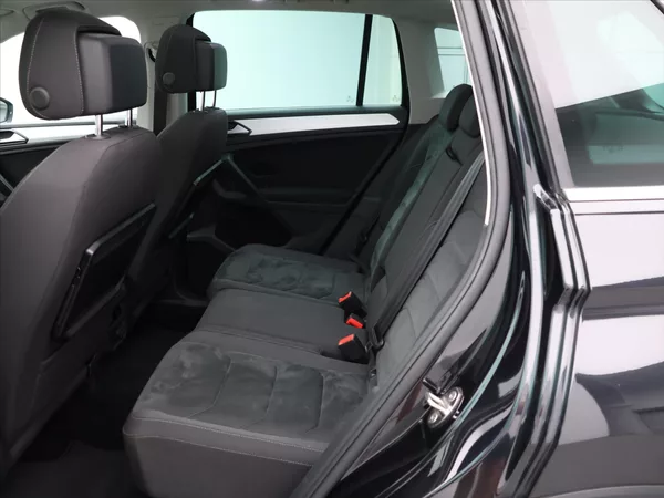 Volkswagen Tiguan 2,0 TDI 110kW DSG Navi Tažné - foto 14