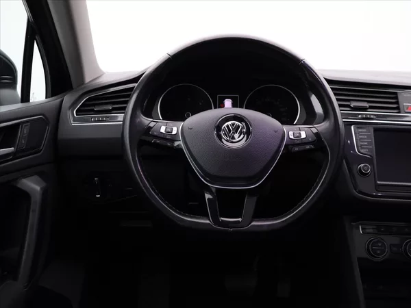 Volkswagen Tiguan 2,0 TDI 110kW DSG Navi Tažné - foto 15