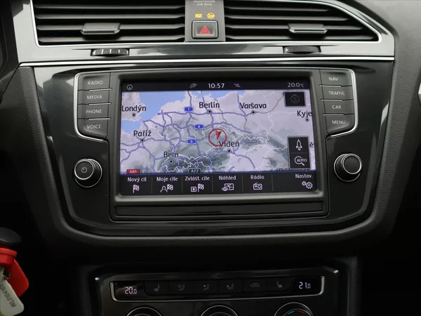 Volkswagen Tiguan 2,0 TDI 110kW DSG Navi Tažné - foto 20
