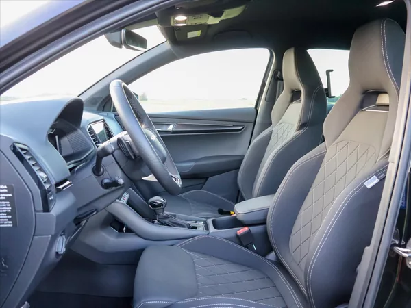 Škoda Karoq 2,0 TDI 4x4 DSG Sportline DPH - foto 12