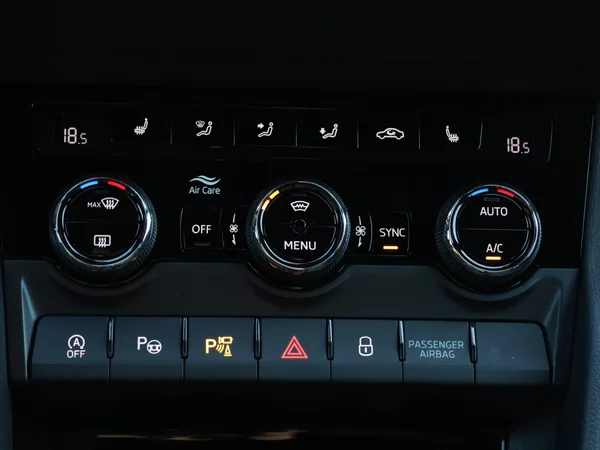 Škoda Karoq 2,0 TDI 4x4 DSG Sportline DPH - foto 31