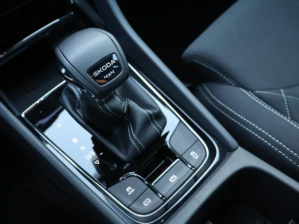 Škoda Karoq 2,0 TDI 4x4 DSG Sportline DPH - foto 32