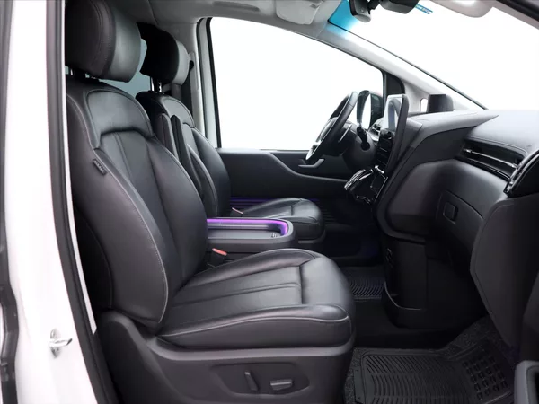 Hyundai Staria 2,2 CRDi 130kW Luxury 4x4 AUT - foto 13