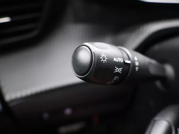 Peugeot 2008 1,2 PT CZ Allure LED - foto 16