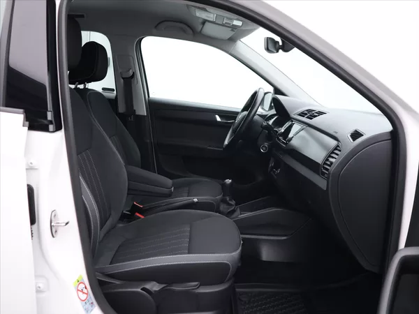 Škoda Fabia 1,0 TSI Style CZ - foto 12