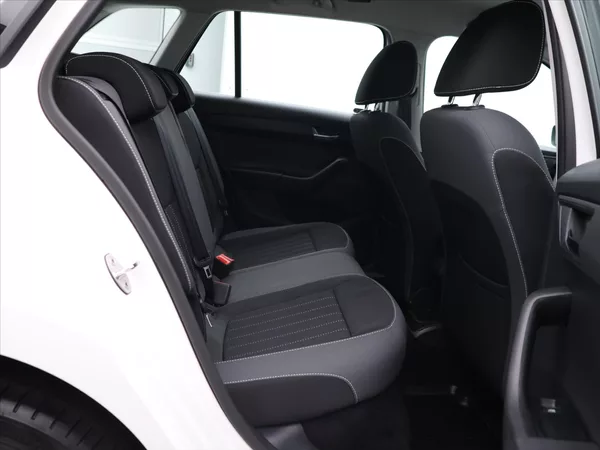 Škoda Fabia 1,0 TSI Style CZ - foto 13