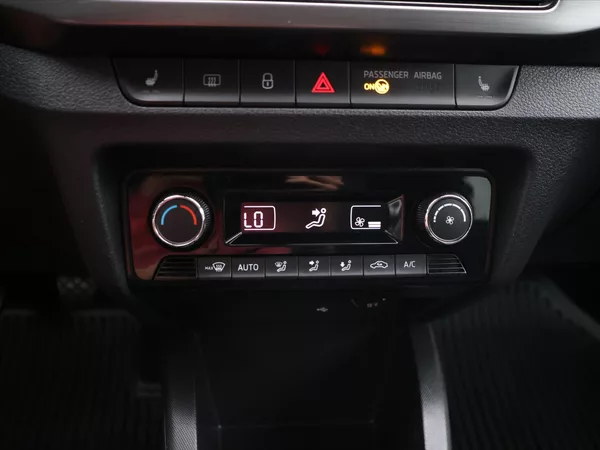 Škoda Fabia 1,0 TSI Style CZ - foto 21